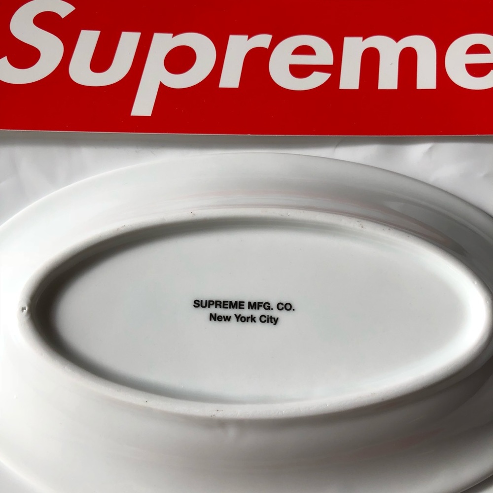 Supreme Chicken Dinner Ash tray - Picture 2 of 2